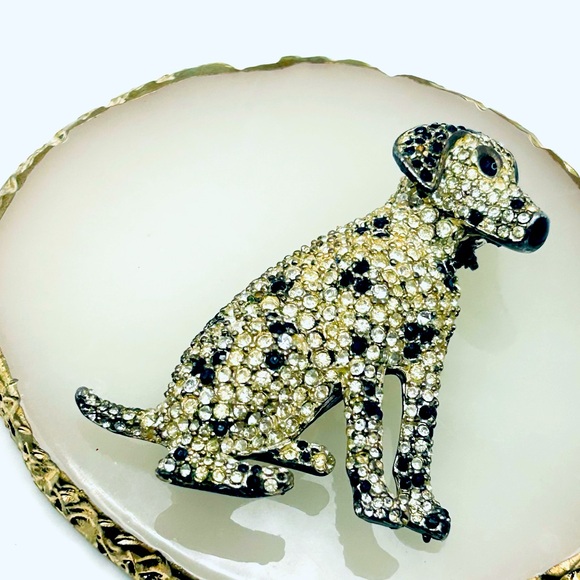 Adorable Crystal Dalmation Silver Tone Dog Puppy Vintage Brooch Pin - Picture 2 of 4